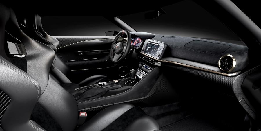 Интерьер Nissan GT-R50 2019 года  (фото 6 из 52)